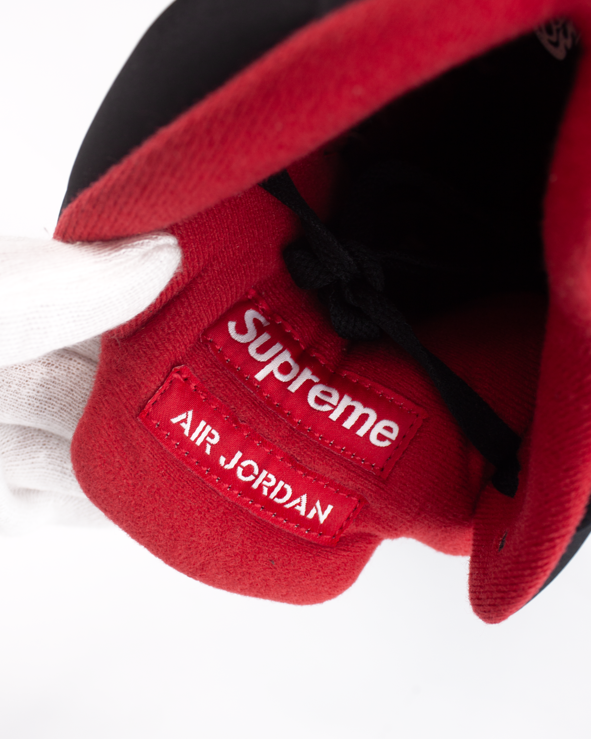 Air Jordan 5 Retro x Supreme